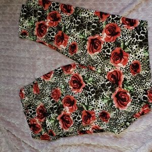 Lularoe cheetah rose print leggings